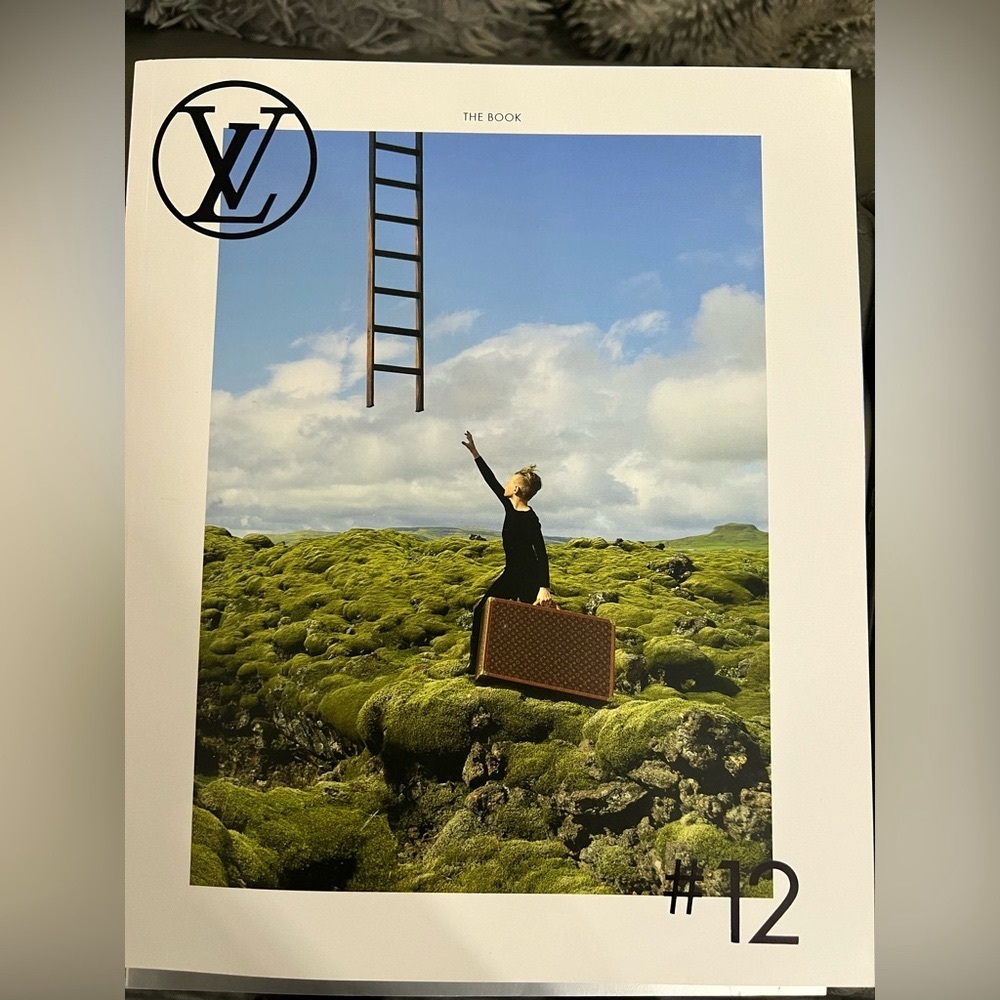 Louis Vuitton THE BOOK #12, Collectors EDITION NEW Home decor 104 Pages
